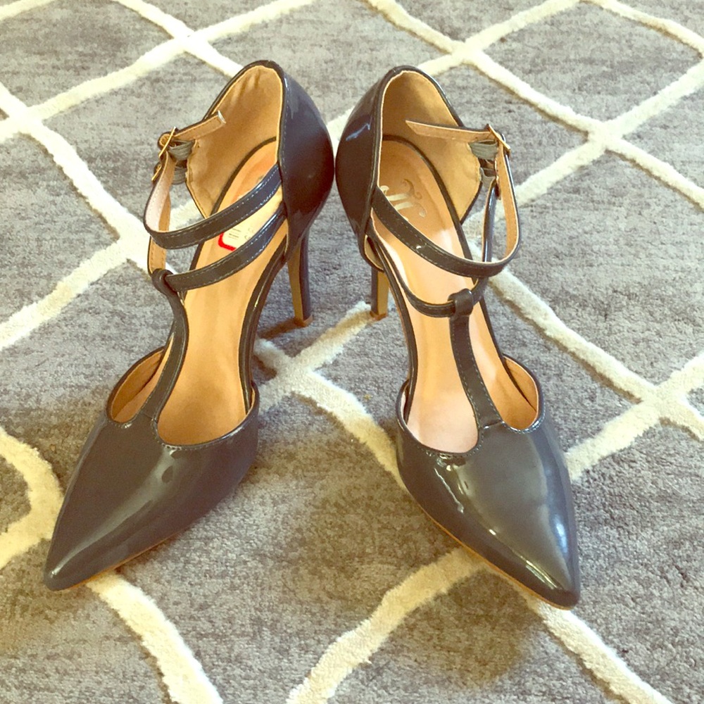 ✨Gray heels ✨